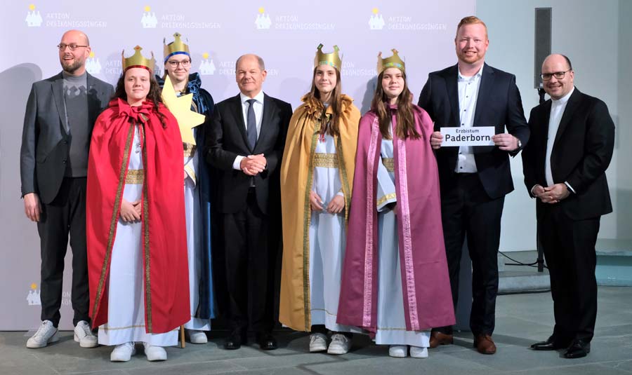 Sternsinger aus St. Heinrich mit Bundeskanzler Scholz