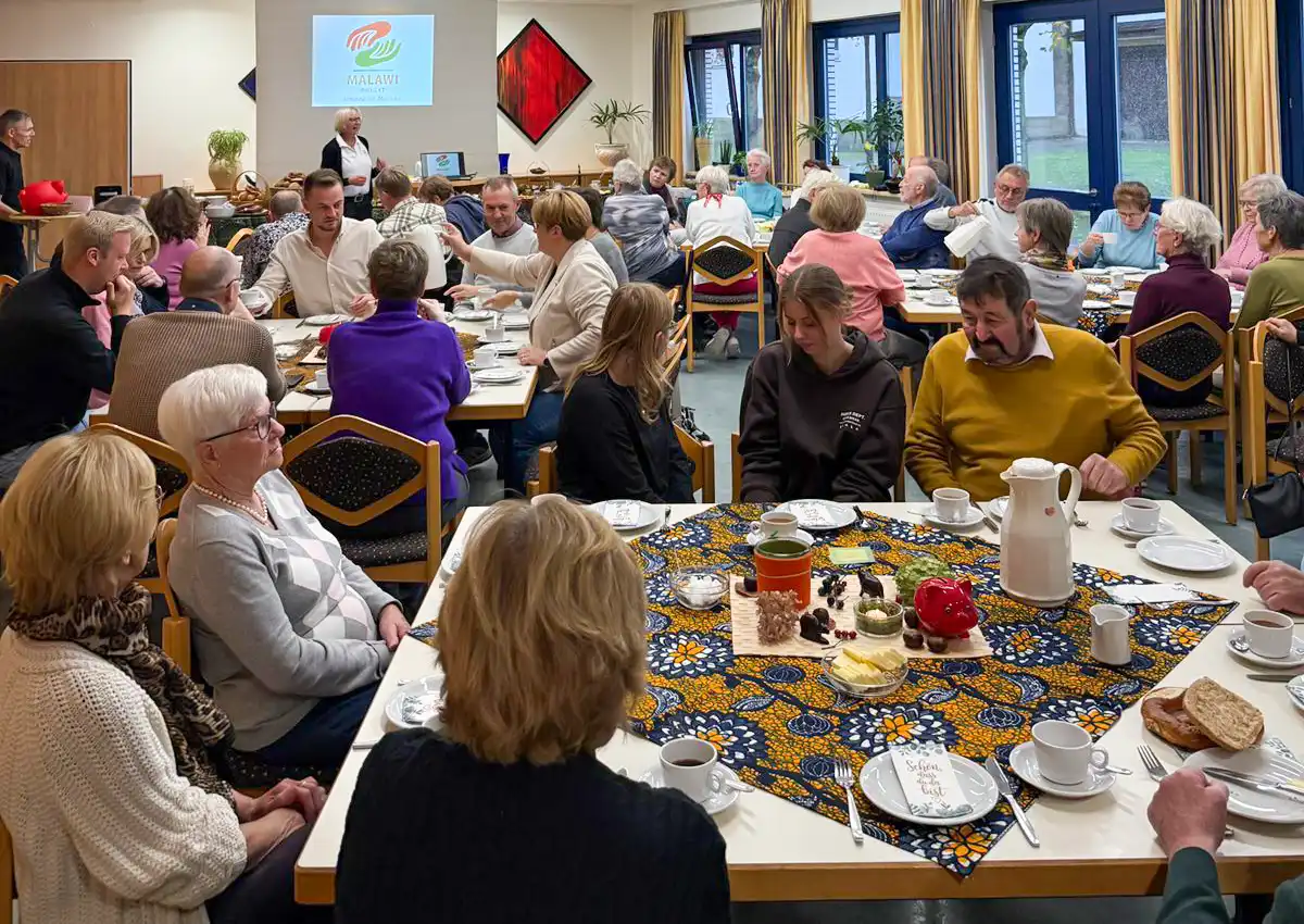 Teilnehmer des Malawi Brunches
