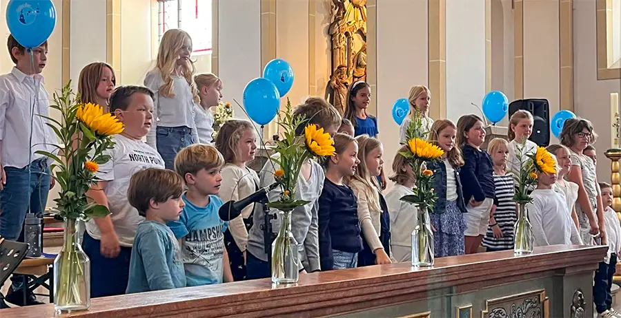 Kinderchor in der Kirche